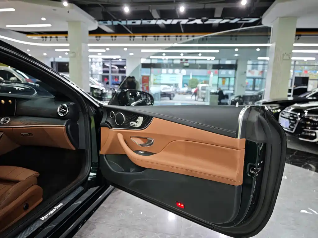 Mercedes-Benz E-Class (Import) — фото 11
