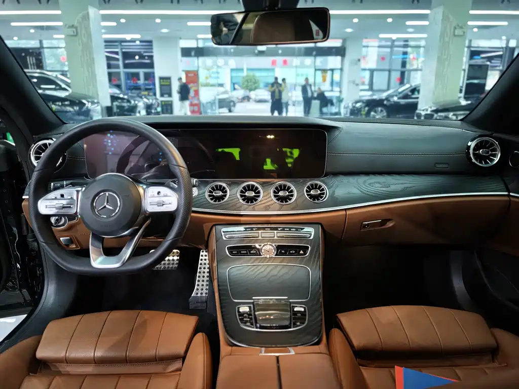 Mercedes-Benz E-Class (Import) — фото 9