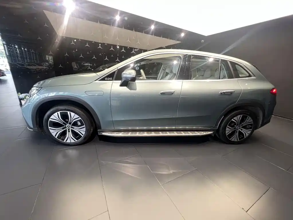 Mercedes-Benz EQE SUV — фото 3