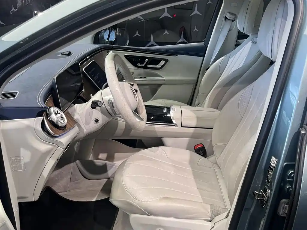 Mercedes-Benz EQE SUV — фото 10