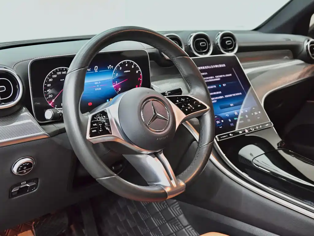 Mercedes-Benz GLC — фото 15