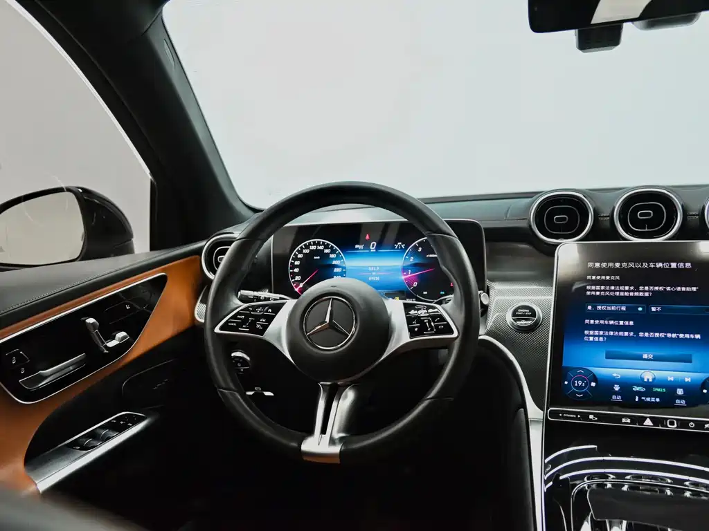 Mercedes-Benz GLC — фото 9