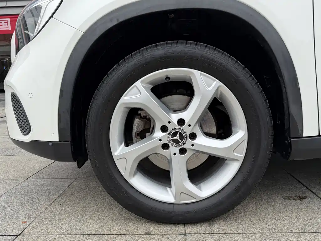 Mercedes-Benz GLA — фото 13
