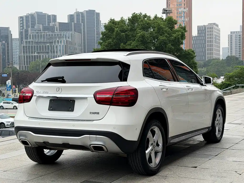 Mercedes-Benz GLA — фото 6