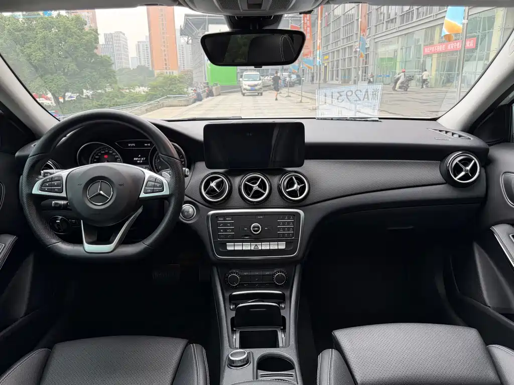 Mercedes-Benz GLA — фото 10