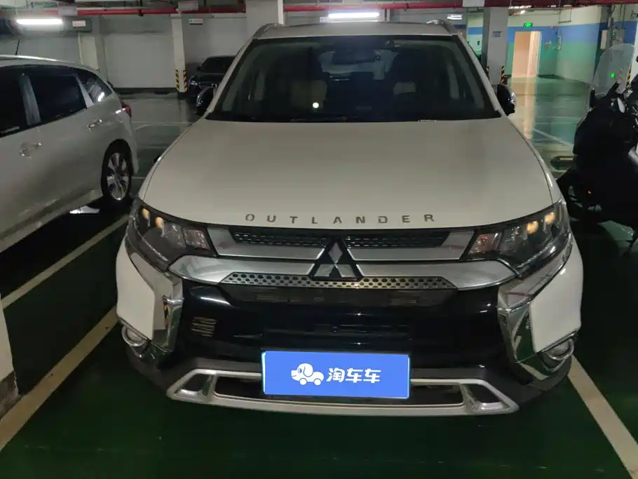 Mitsubishi Outlander — фото 2