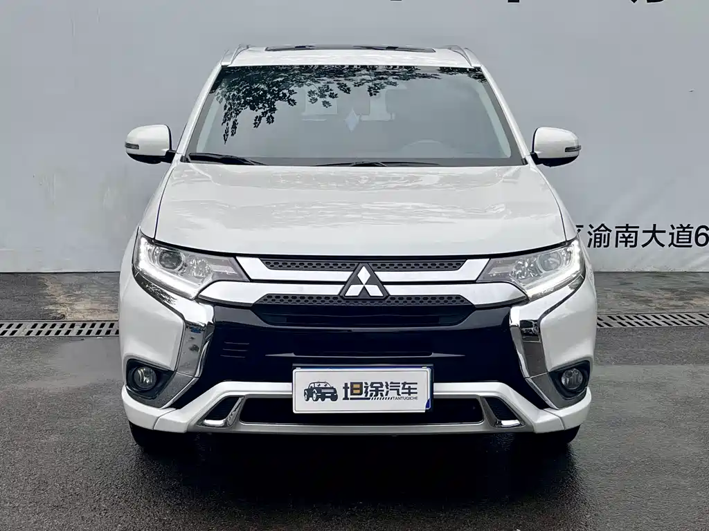 Mitsubishi Outlander — фото 2