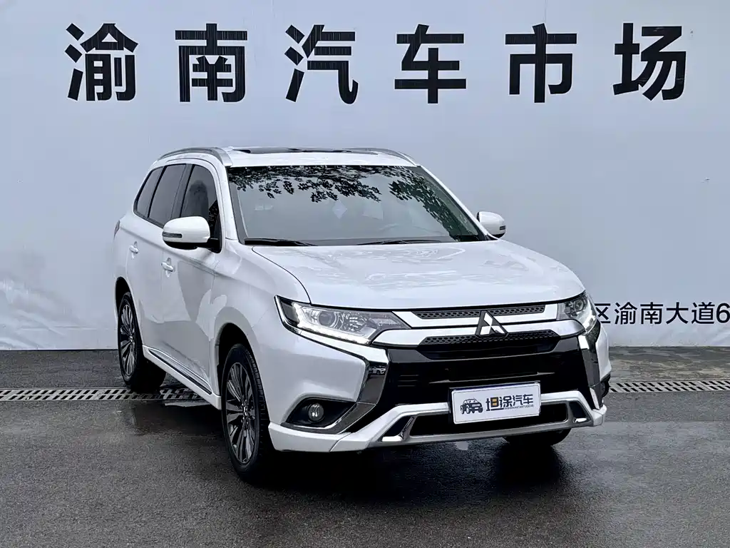 Mitsubishi Outlander — фото 3