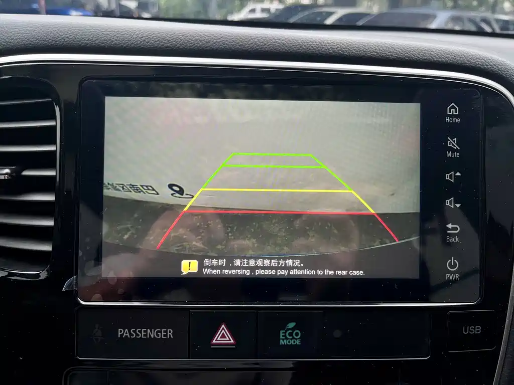 Mitsubishi Outlander — фото 24