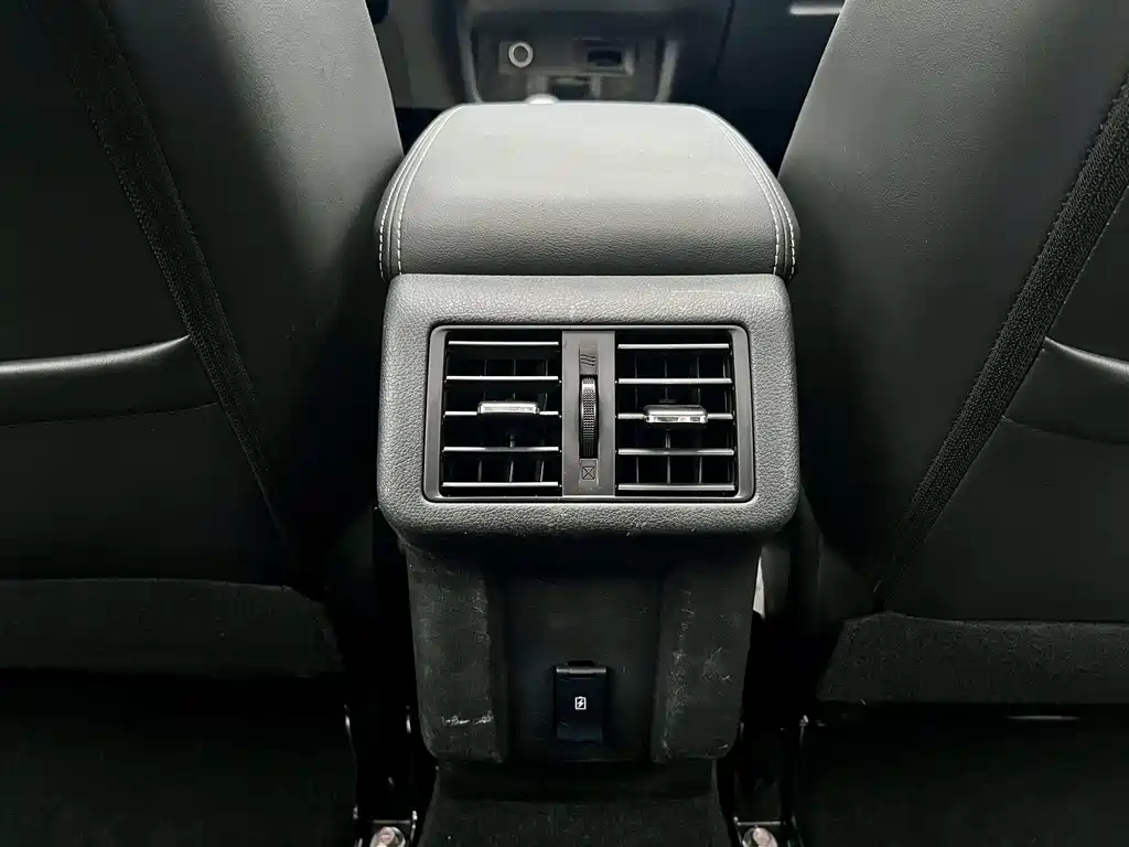 Mitsubishi Outlander — фото 25