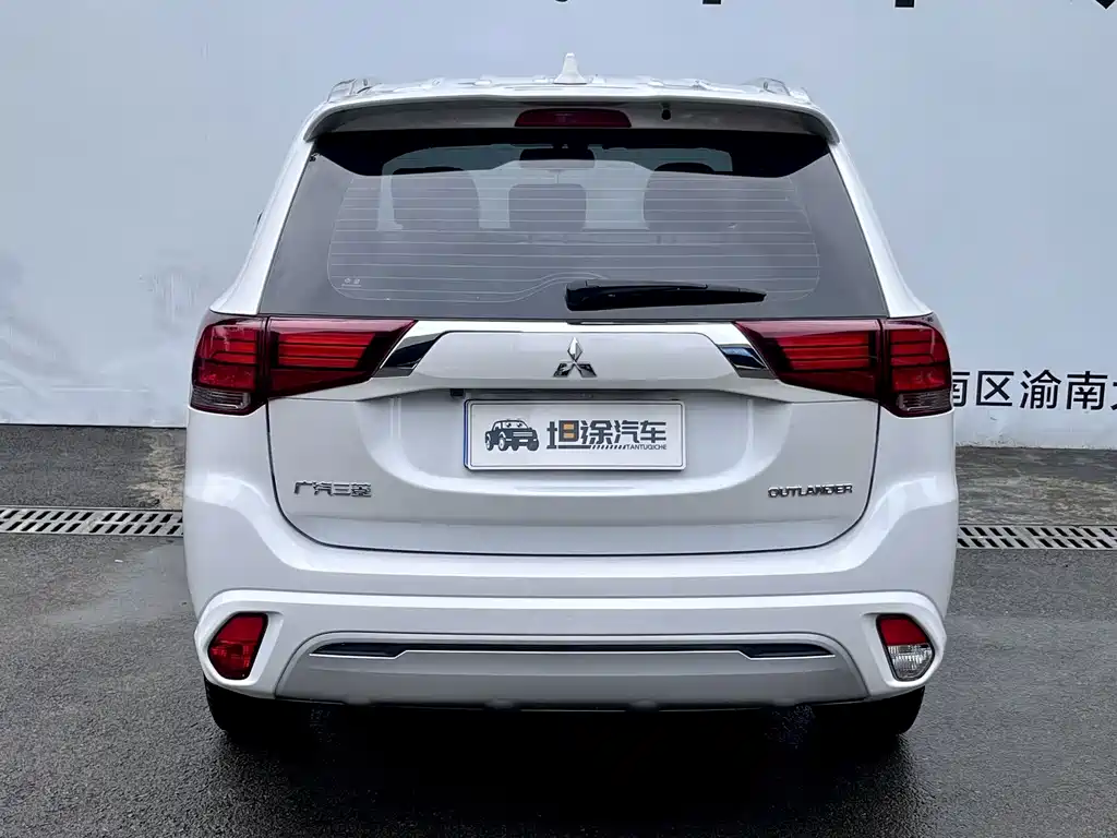 Mitsubishi Outlander — фото 29