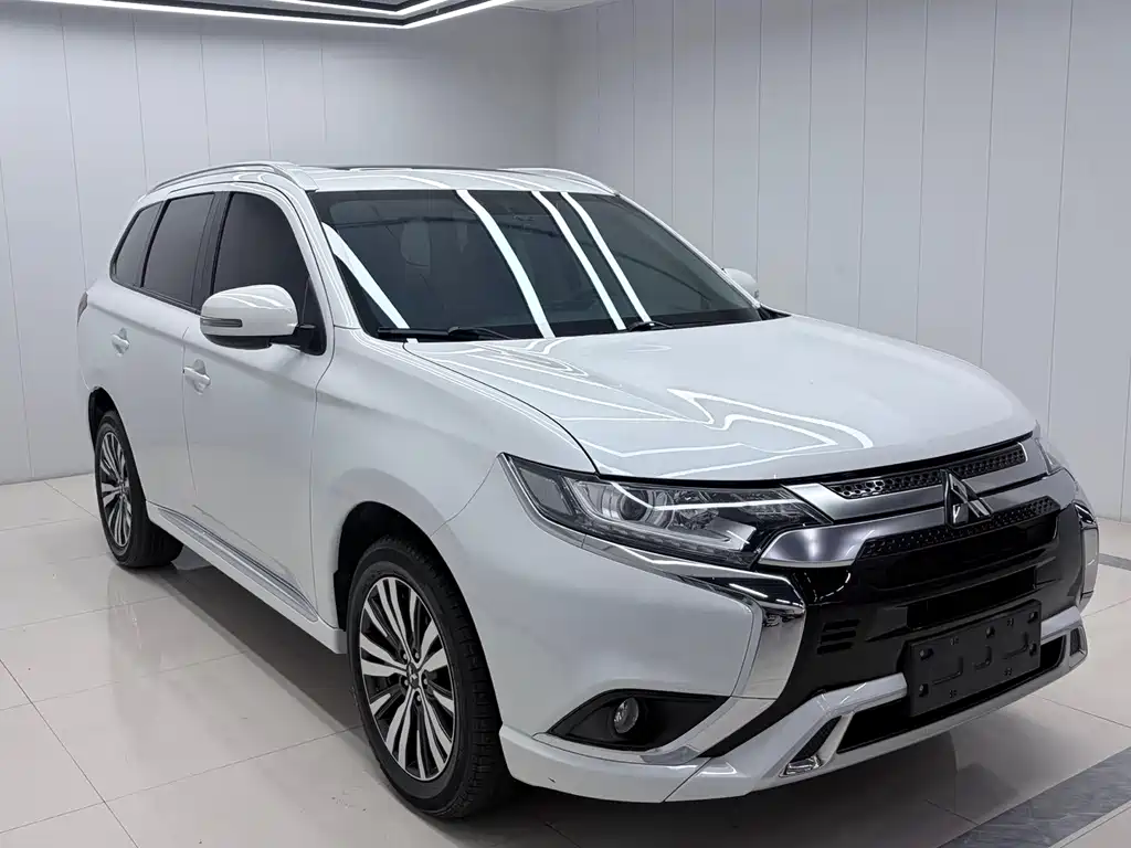 Mitsubishi Outlander — фото 3