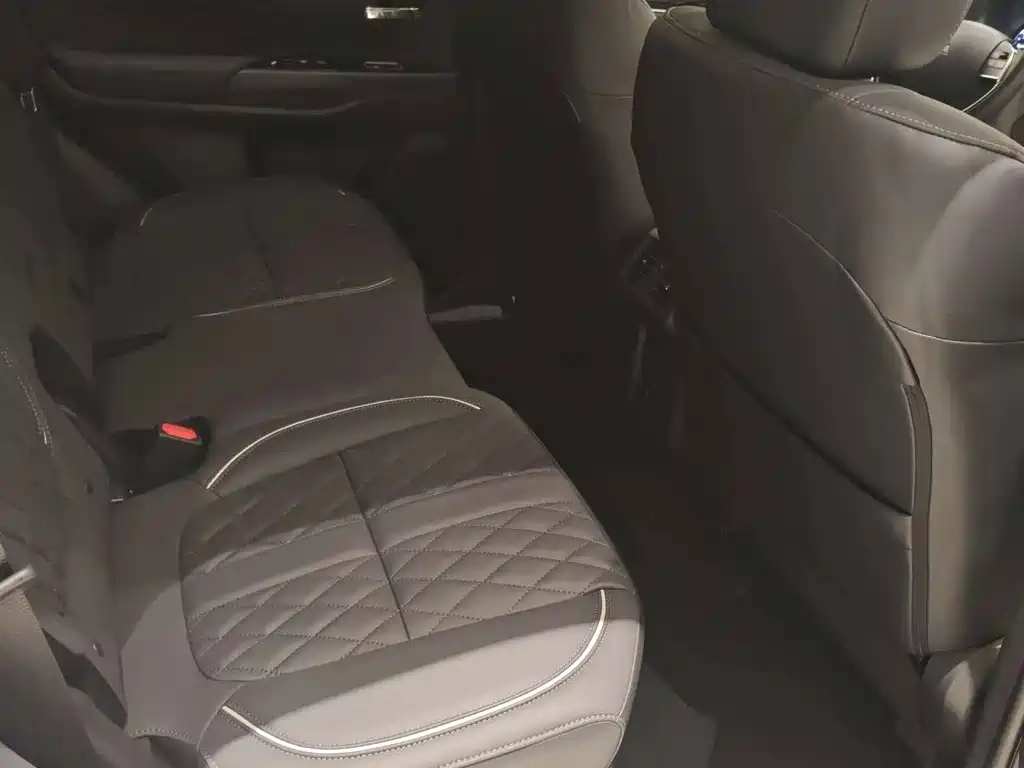 Mitsubishi Outlander — фото 17