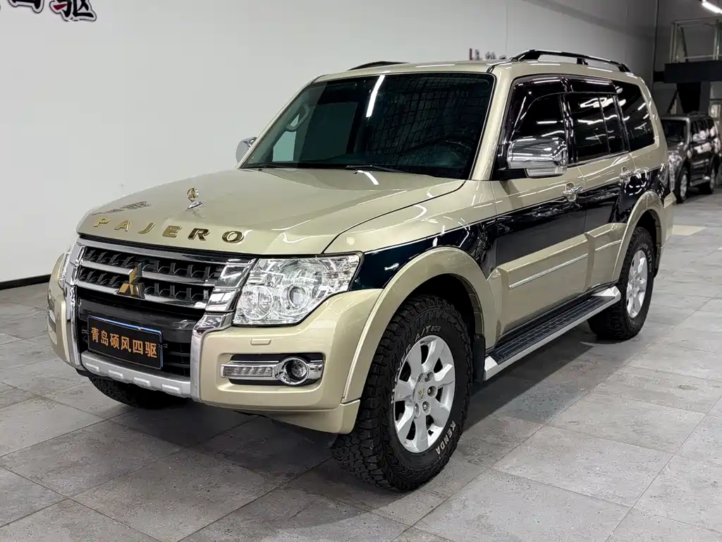 Mitsubishi Pajero (Import) — фото 2