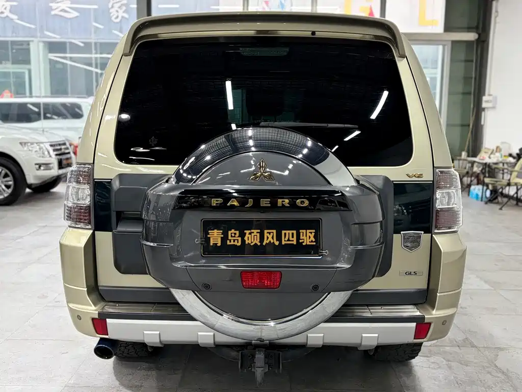 Mitsubishi Pajero (Import) — фото 4