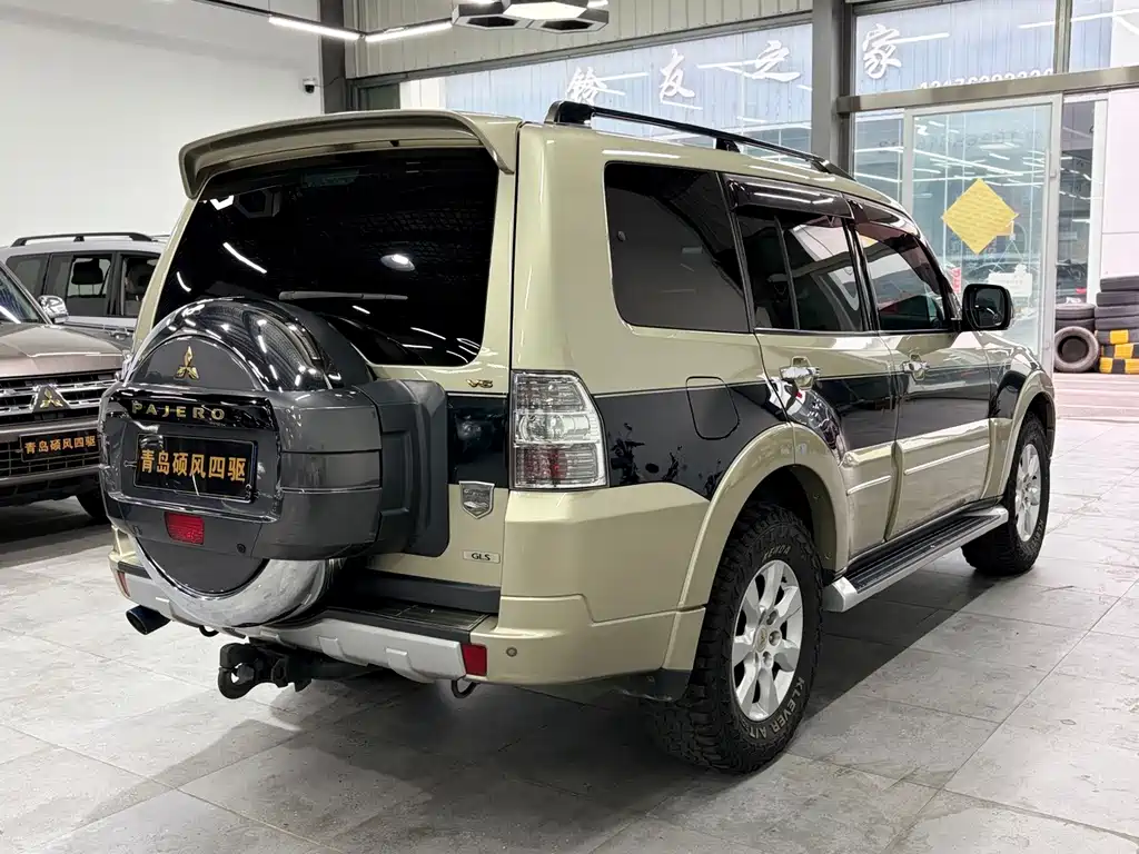 Mitsubishi Pajero (Import) — фото 5