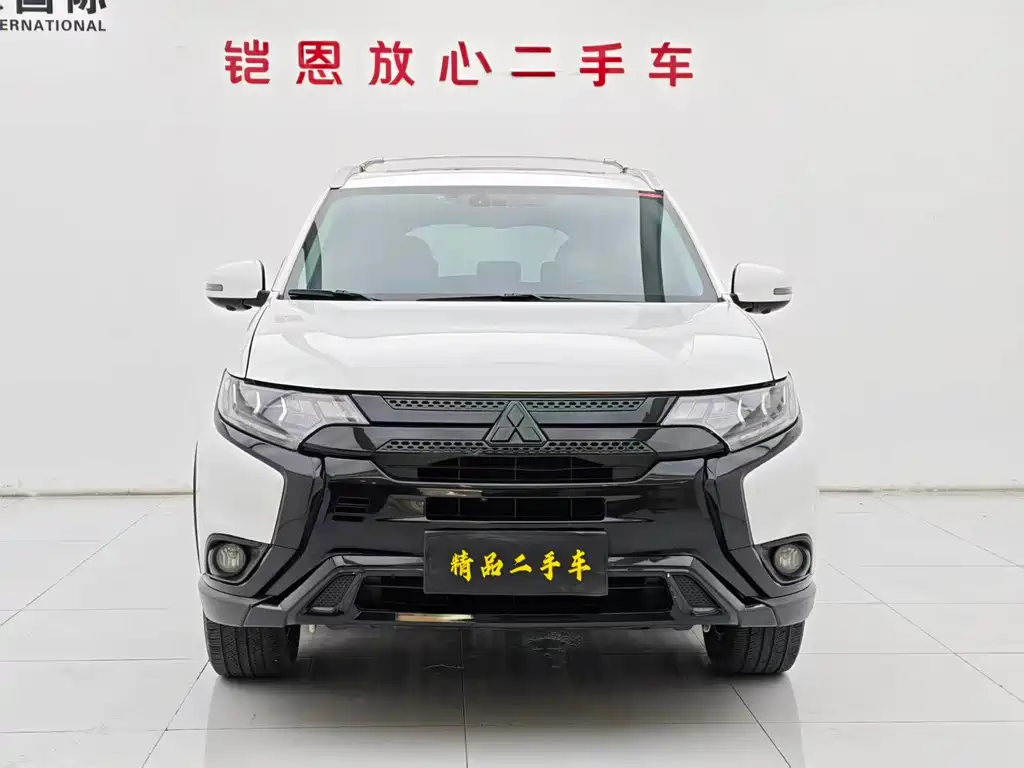 Mitsubishi Outlander — фото 2