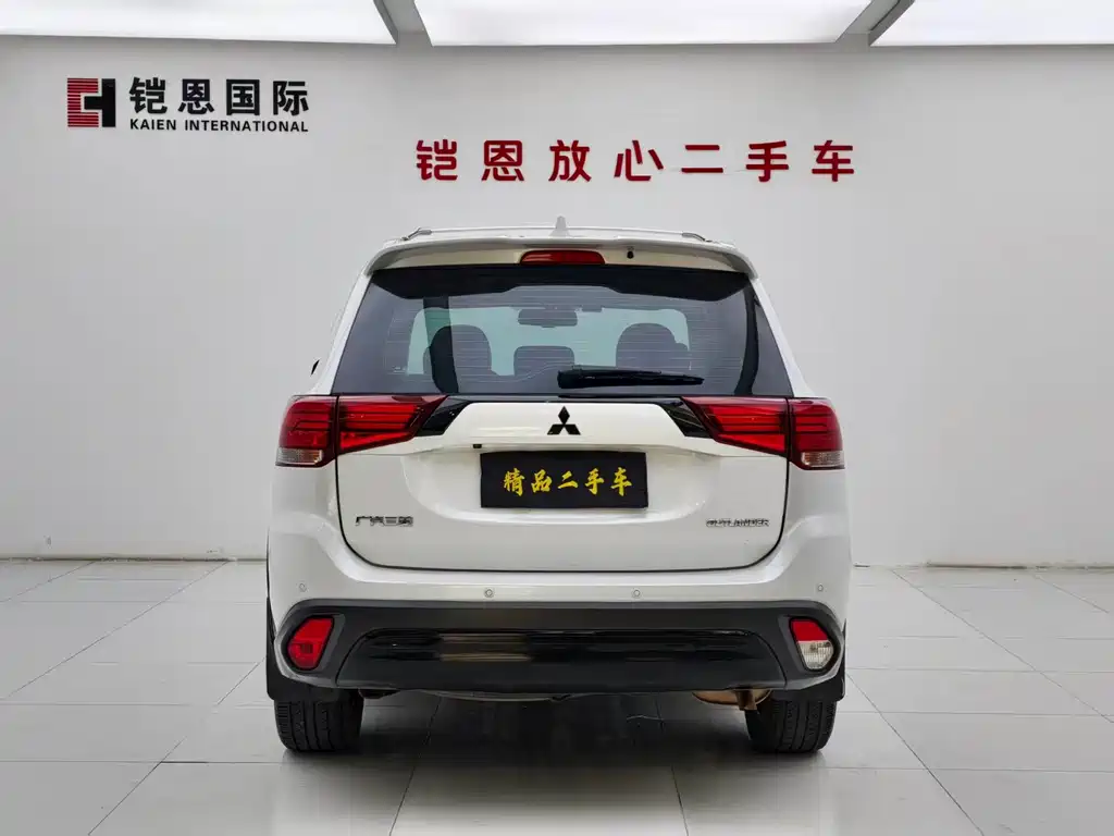 Mitsubishi Outlander — фото 26