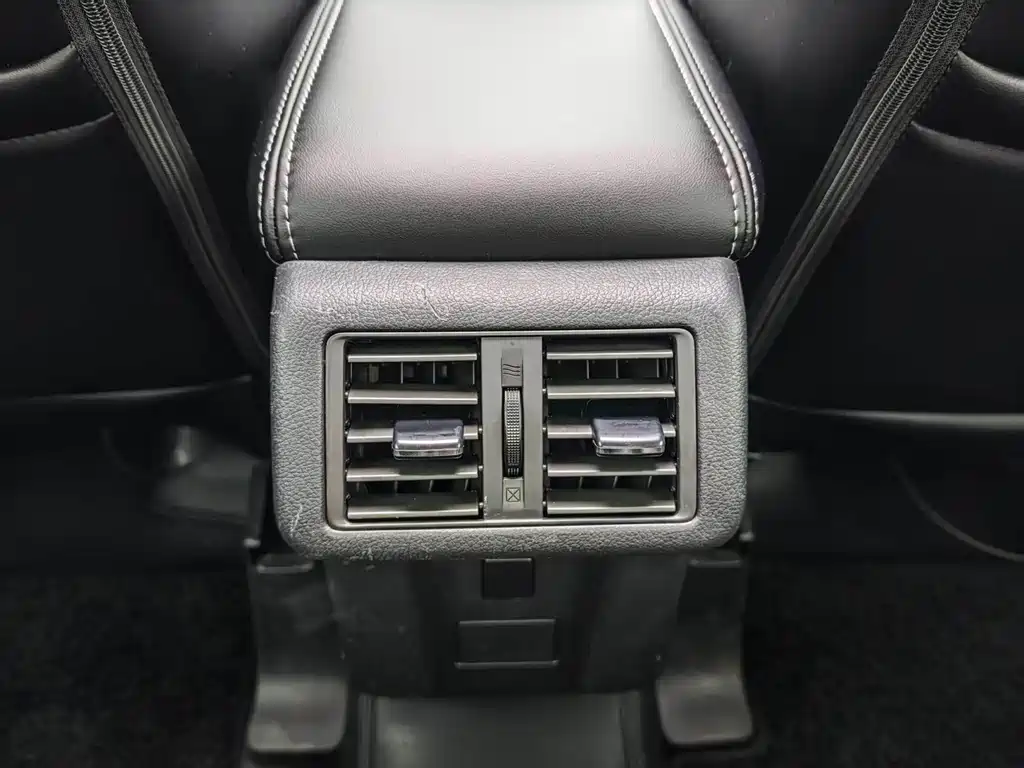 Mitsubishi Outlander — фото 8