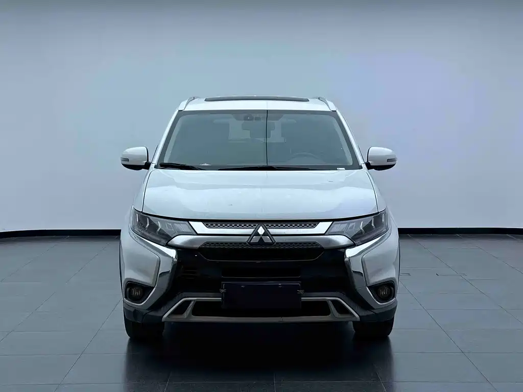 Mitsubishi Outlander — фото 2