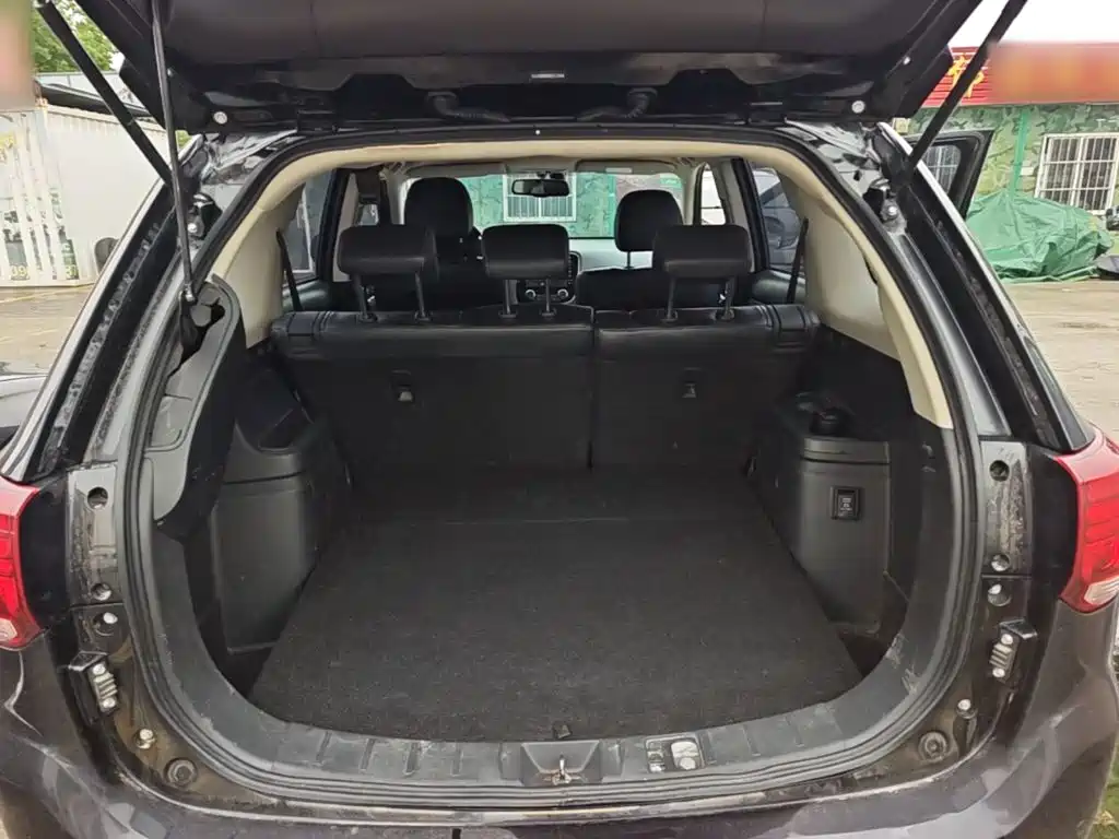 Mitsubishi Outlander — фото 19