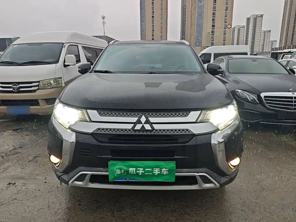 Mitsubishi Outlander — фото 3