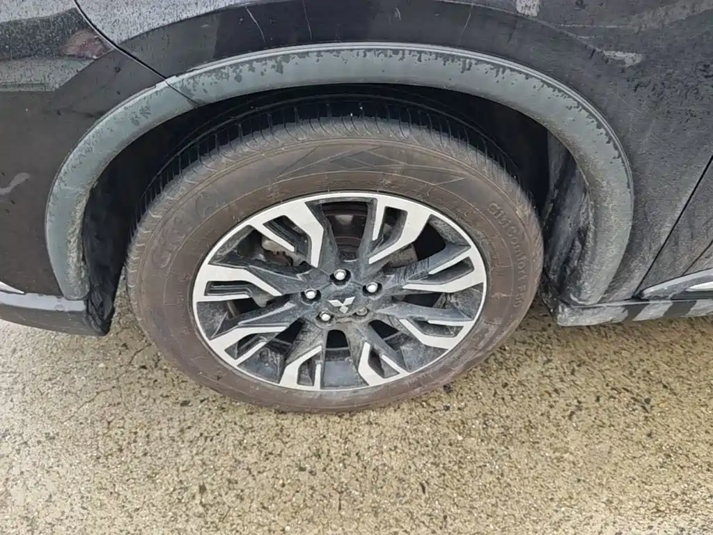 Mitsubishi Outlander — фото 23
