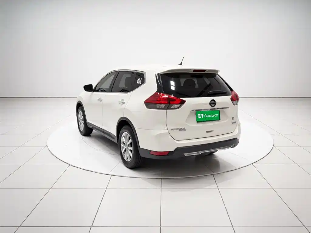 Nissan X-Trail — фото 4