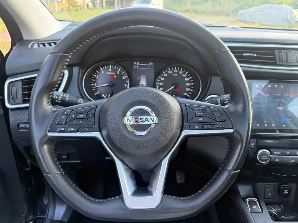 Nissan Qashqai — фото 14