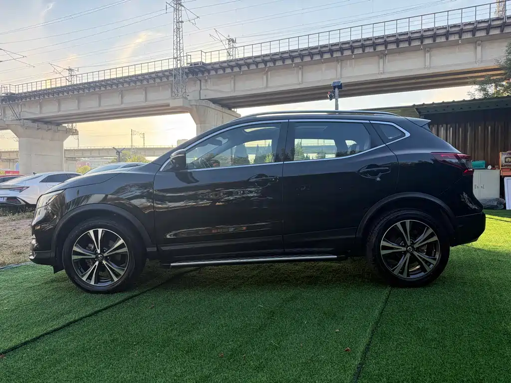 Nissan Qashqai — фото 7