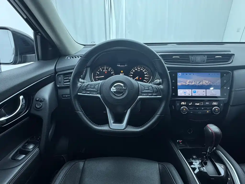 Nissan X-Trail — фото 11