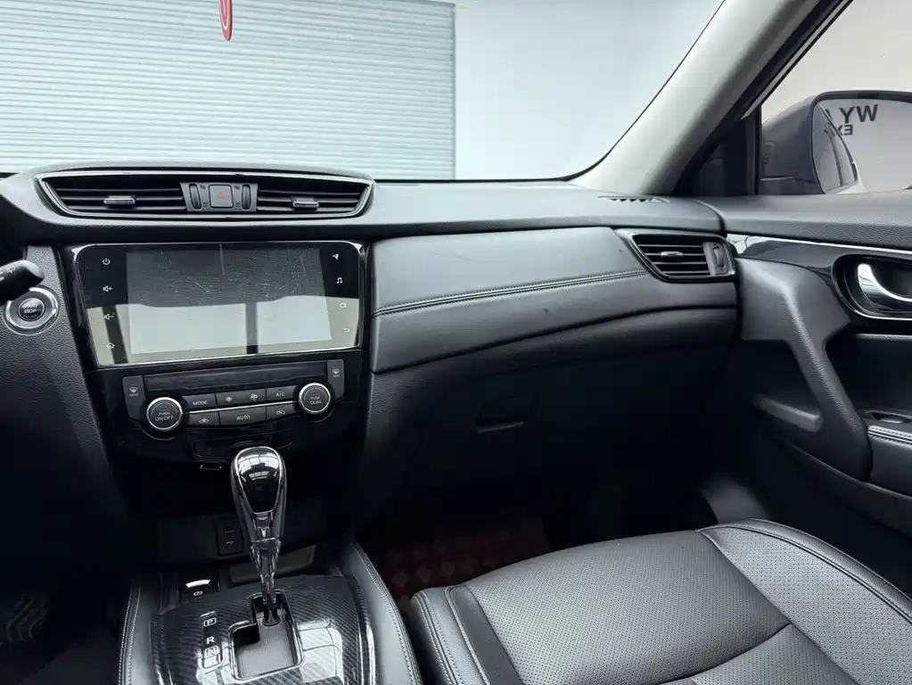 Nissan X-Trail — фото 17