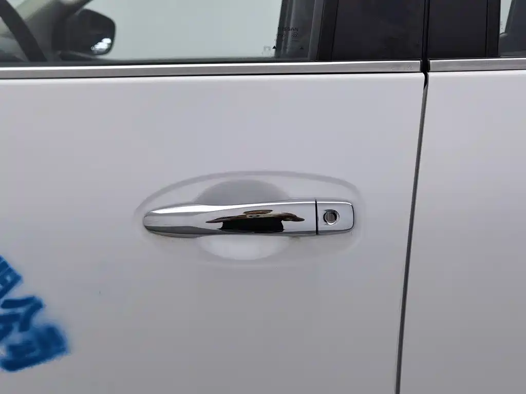 Nissan Navara — фото 18