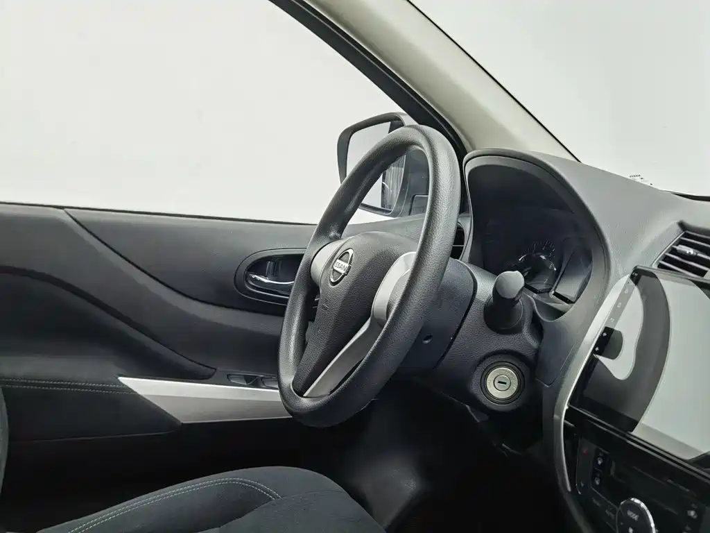 Nissan Navara — фото 22