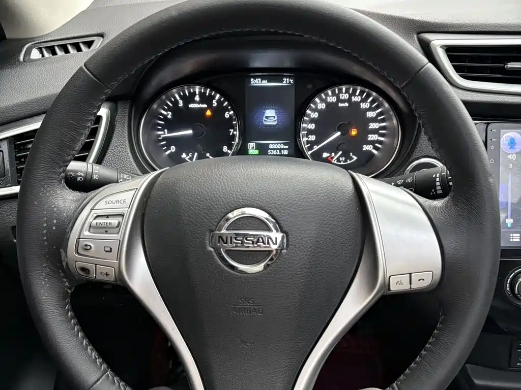 Nissan Qashqai — фото 8