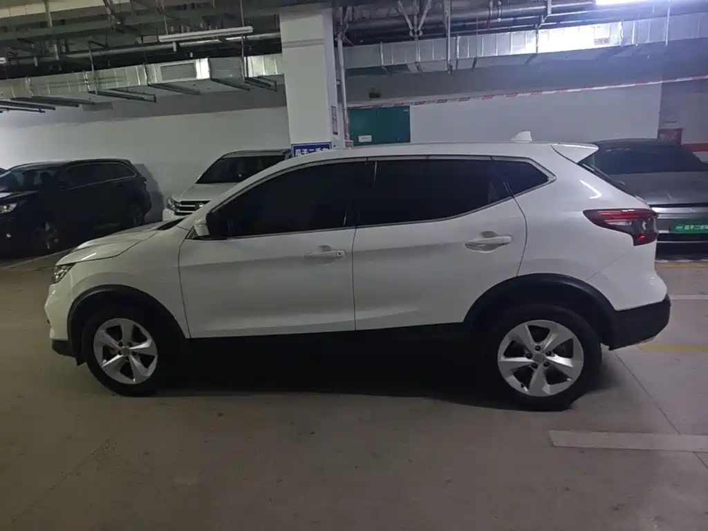 Nissan Qashqai — фото 4