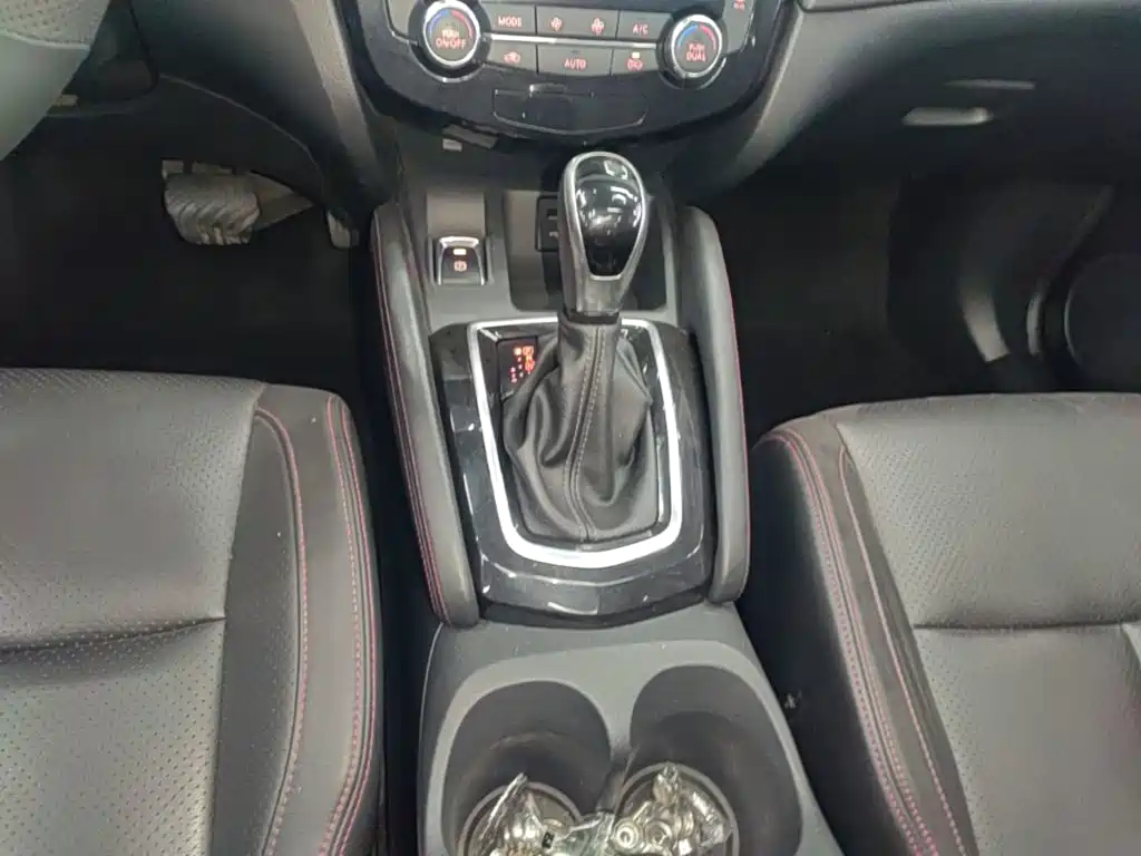 Nissan Qashqai — фото 14