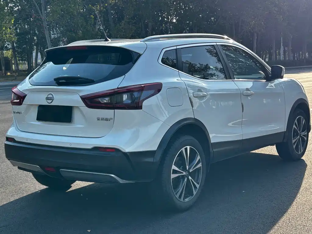 Nissan Qashqai — фото 4