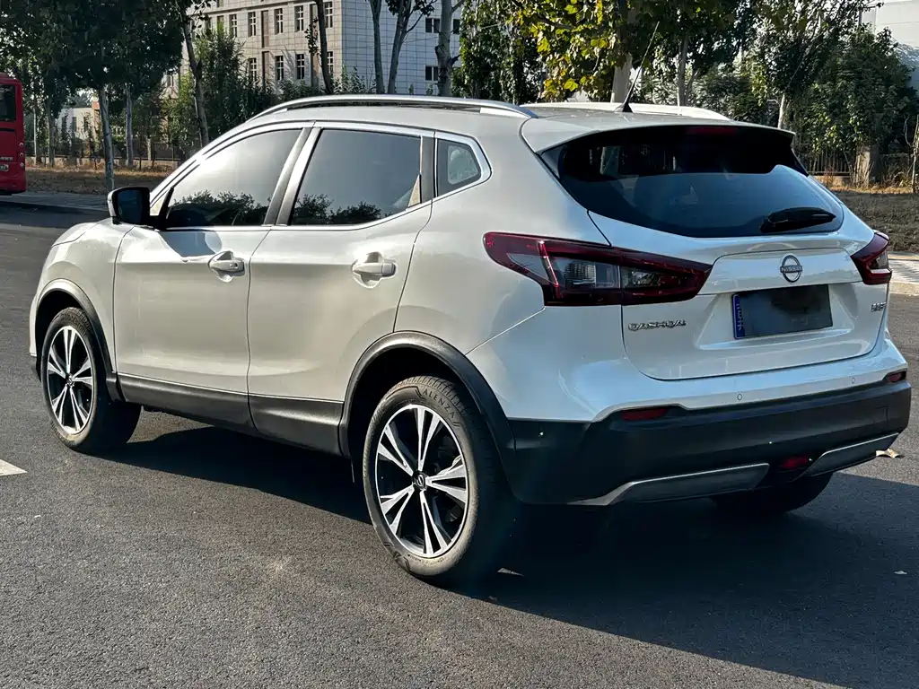Nissan Qashqai — фото 6