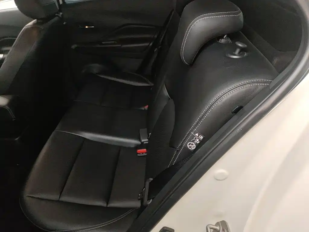 Nissan Kicks — фото 17