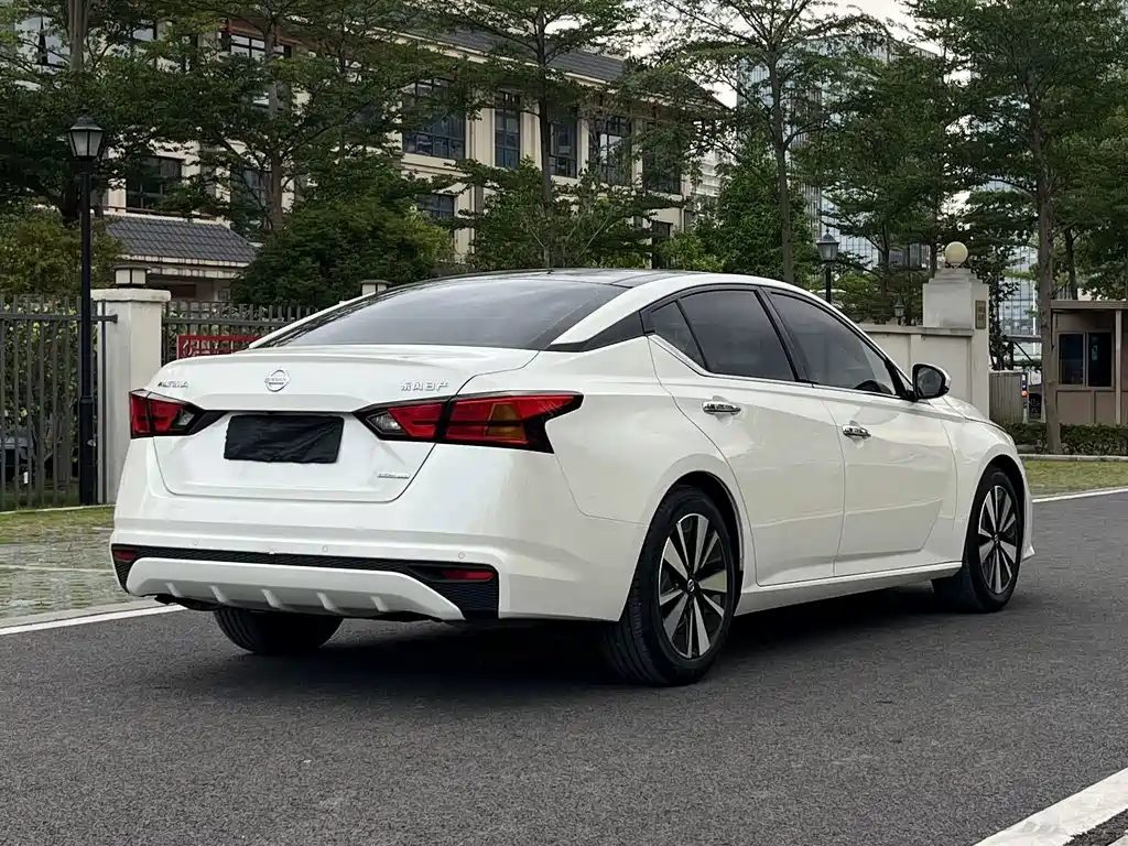 Nissan Teana — фото 7