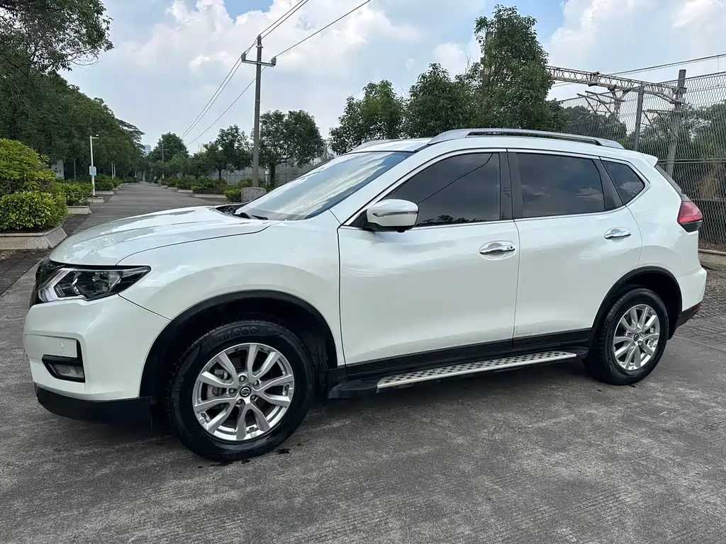 Nissan X-Trail — фото 9