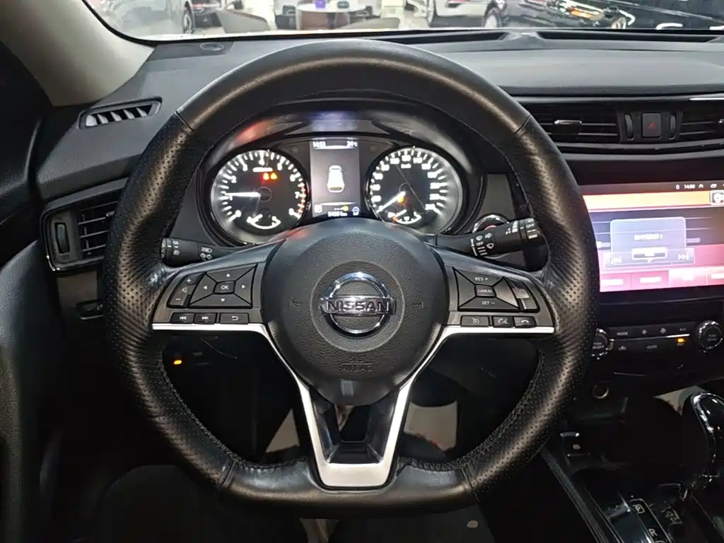 Nissan X-Trail — фото 11