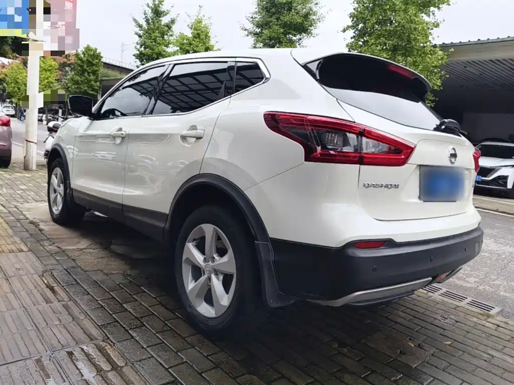 Nissan Qashqai — фото 5