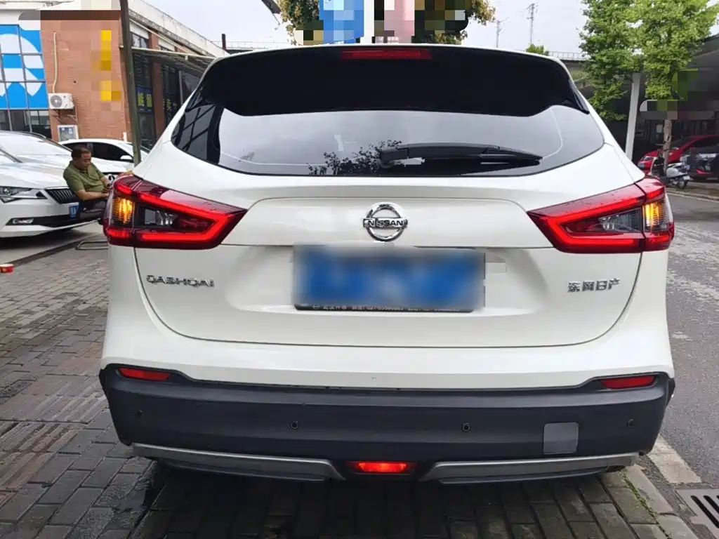 Nissan Qashqai — фото 6