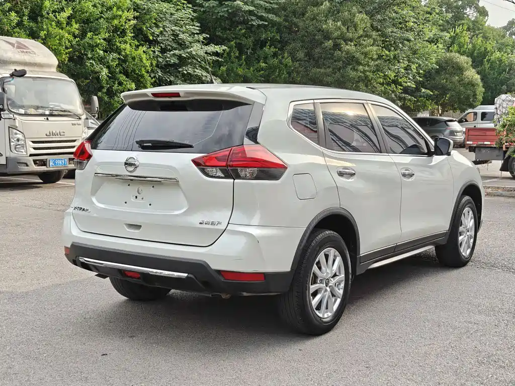 Nissan X-Trail — фото 4
