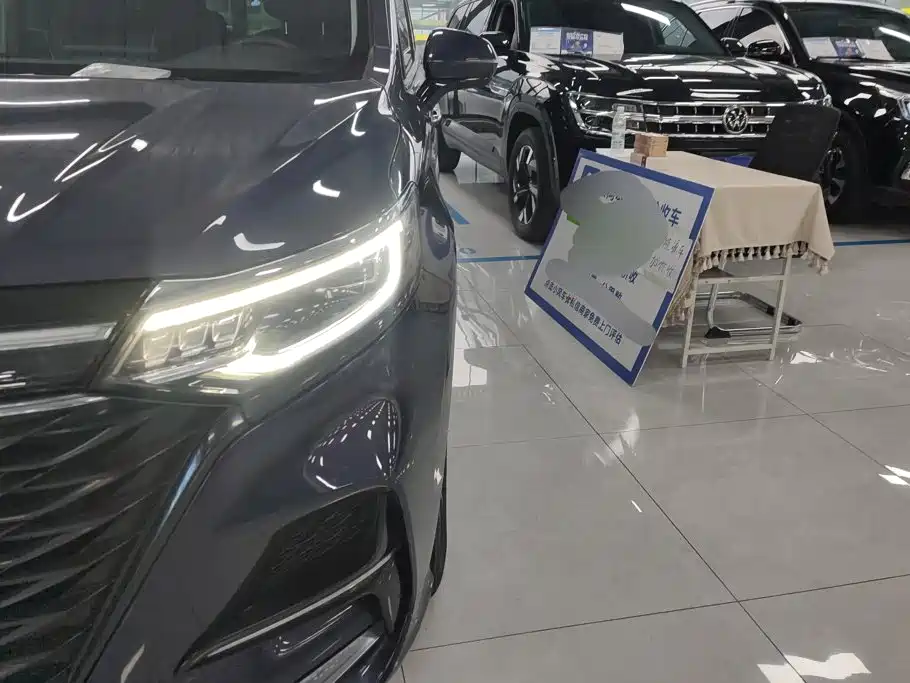 Roewe iMAX8 — фото 5