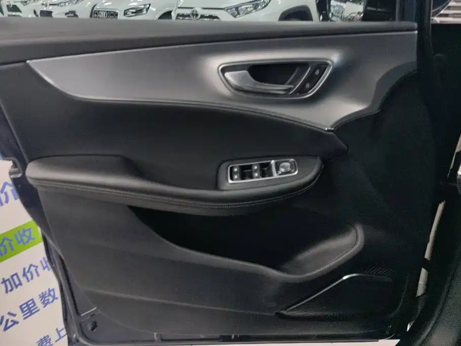Roewe iMAX8 — фото 7