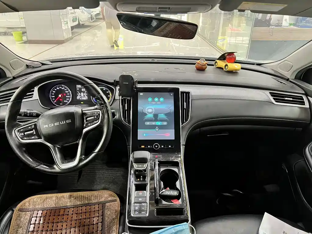 Roewe i6 MAX New Energy — фото 4