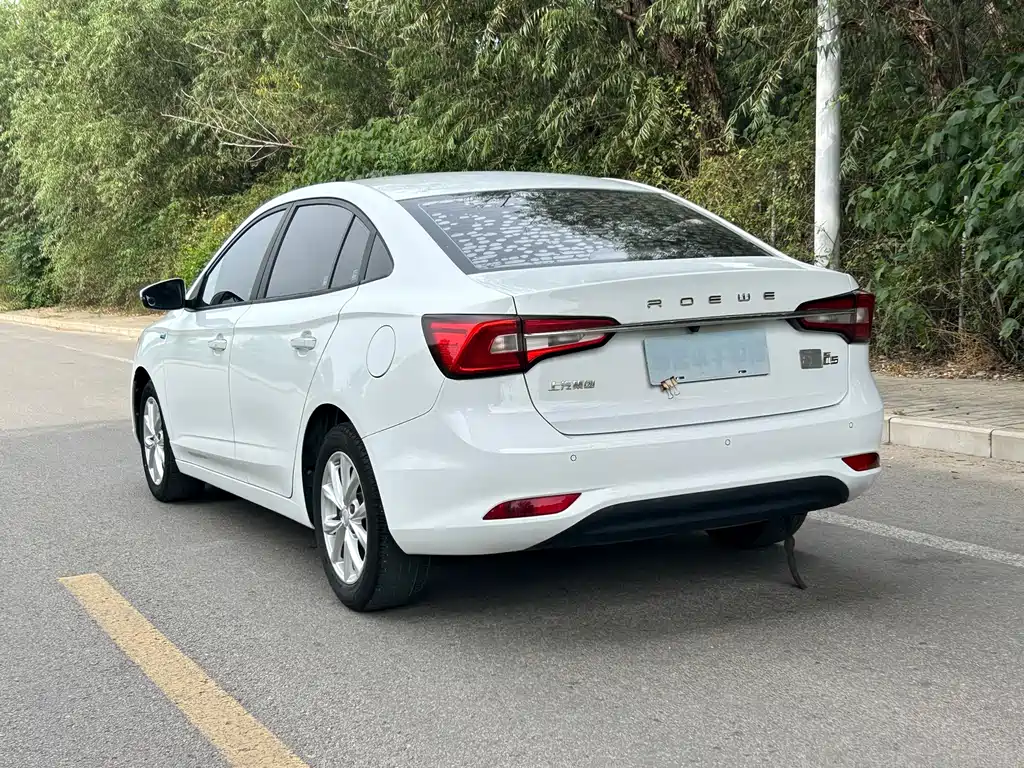 Roewe i5 — фото 3